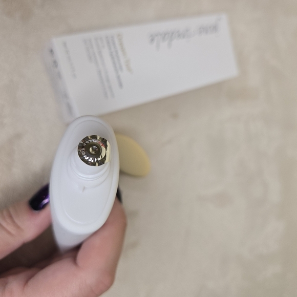 Jane Iredale DARK Dream Tint Tinted Moisturizer - Picture 9 of 9